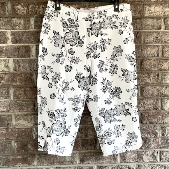 ISAACMIZAHILIVE CAPRIS - Picture 3 of 14